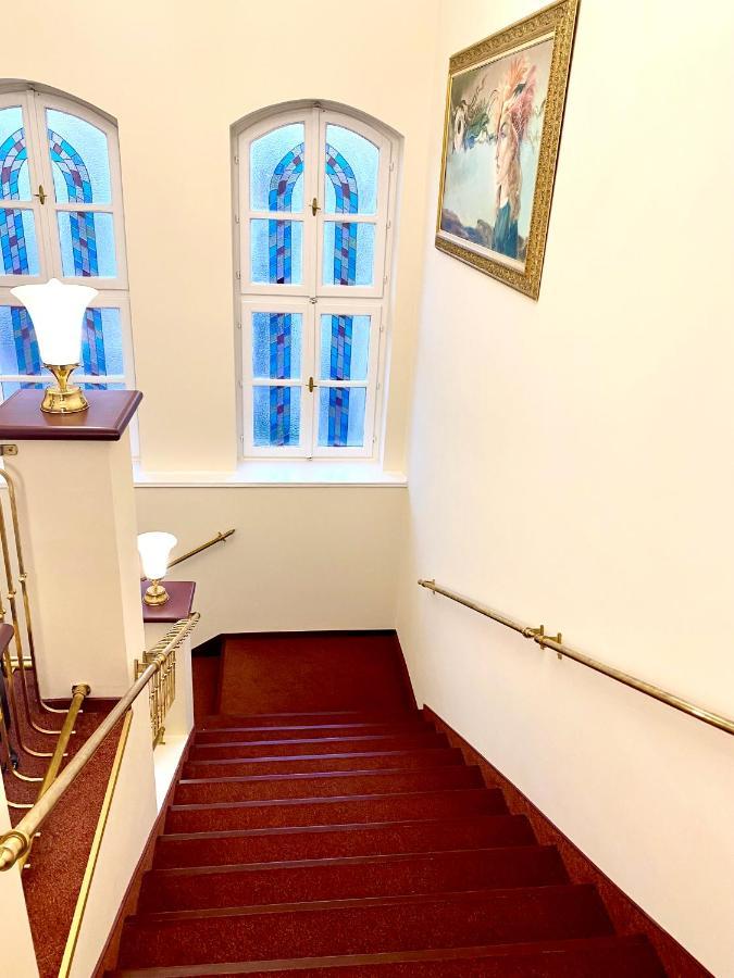 Borostyan Panzio Hotel Kaposvar Ngoại thất bức ảnh