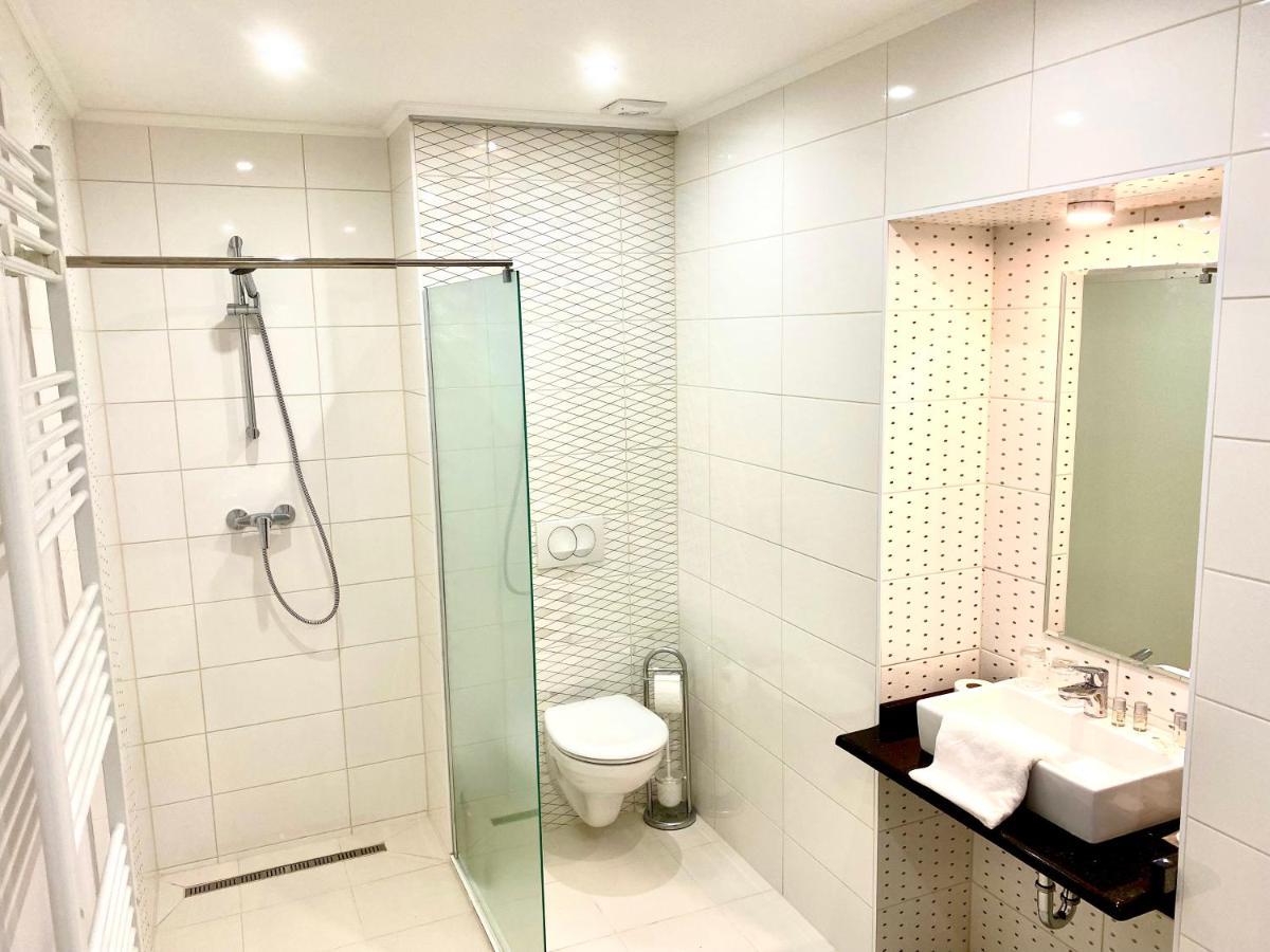 Borostyan Panzio Hotel Kaposvar Ngoại thất bức ảnh